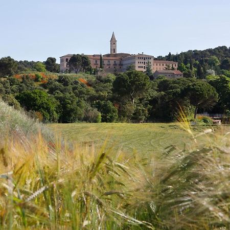 Отель Monestir De Les Avellanes Os De Balaguer Экстерьер фото