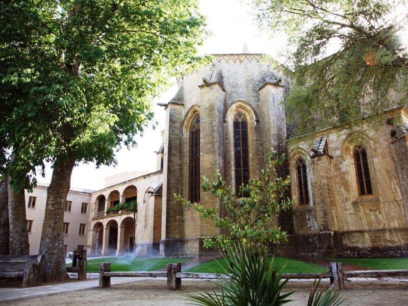 Отель Monestir De Les Avellanes Os De Balaguer Экстерьер фото